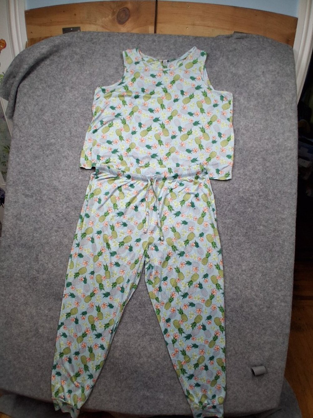 Count the Stars womens pajamas size xl multicolored  good condition